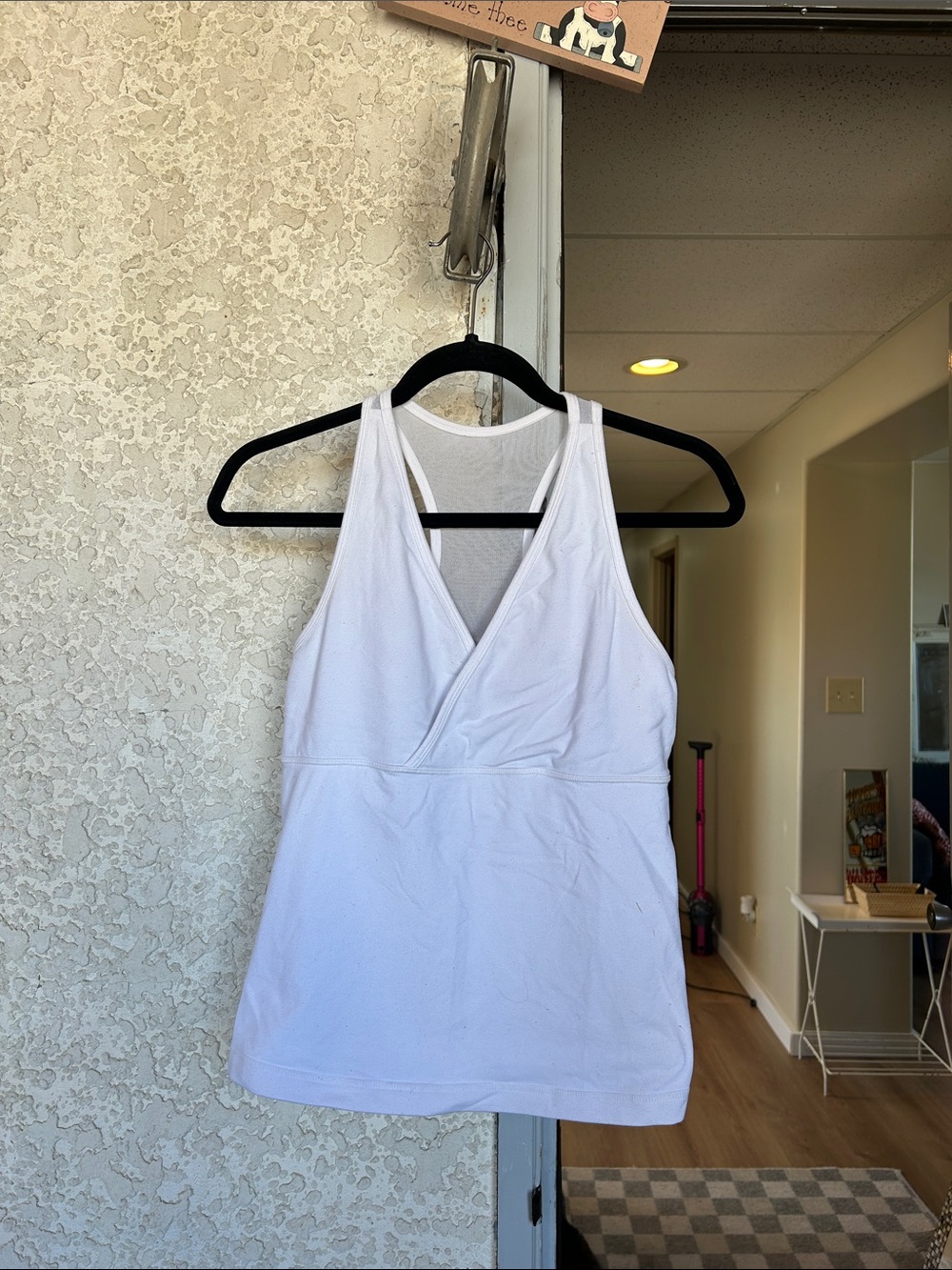 Women’s vintage lululemon White Sleeveless V-Neck Tank Top